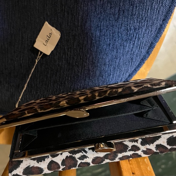 Animal print Wallet. - Picture 3 of 3